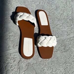 Pull&Bear White Flats🤍